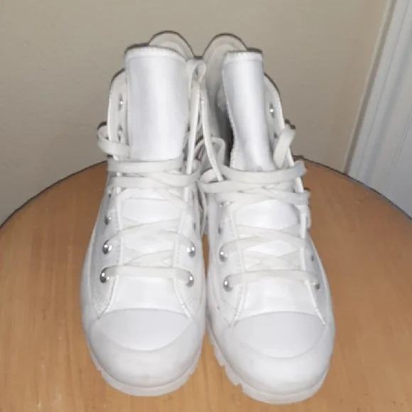 Converse Chuck Taylor All Star Lugged 2.0 Leather High Top - White -Women's 6.5 - Picture 3 of 11